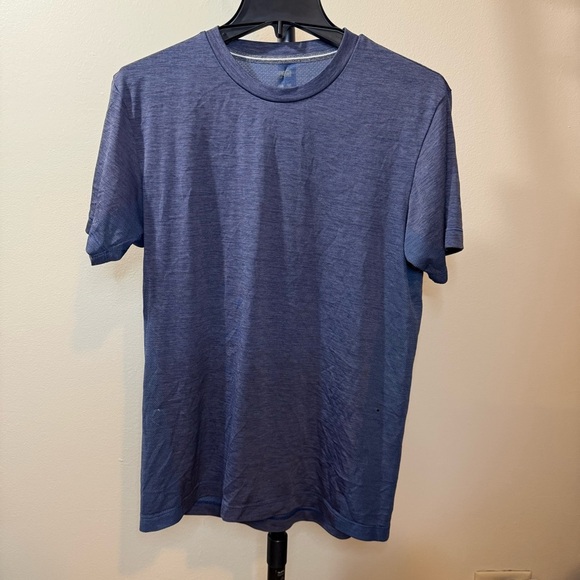 Uniqlo Other - Uniqlo Men's Heathered Blue Short Sleeve Tee